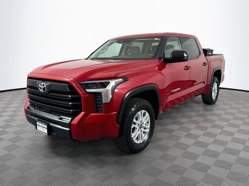 Used 2022 Toyota Tundra SR5 AWD/4WD image 3