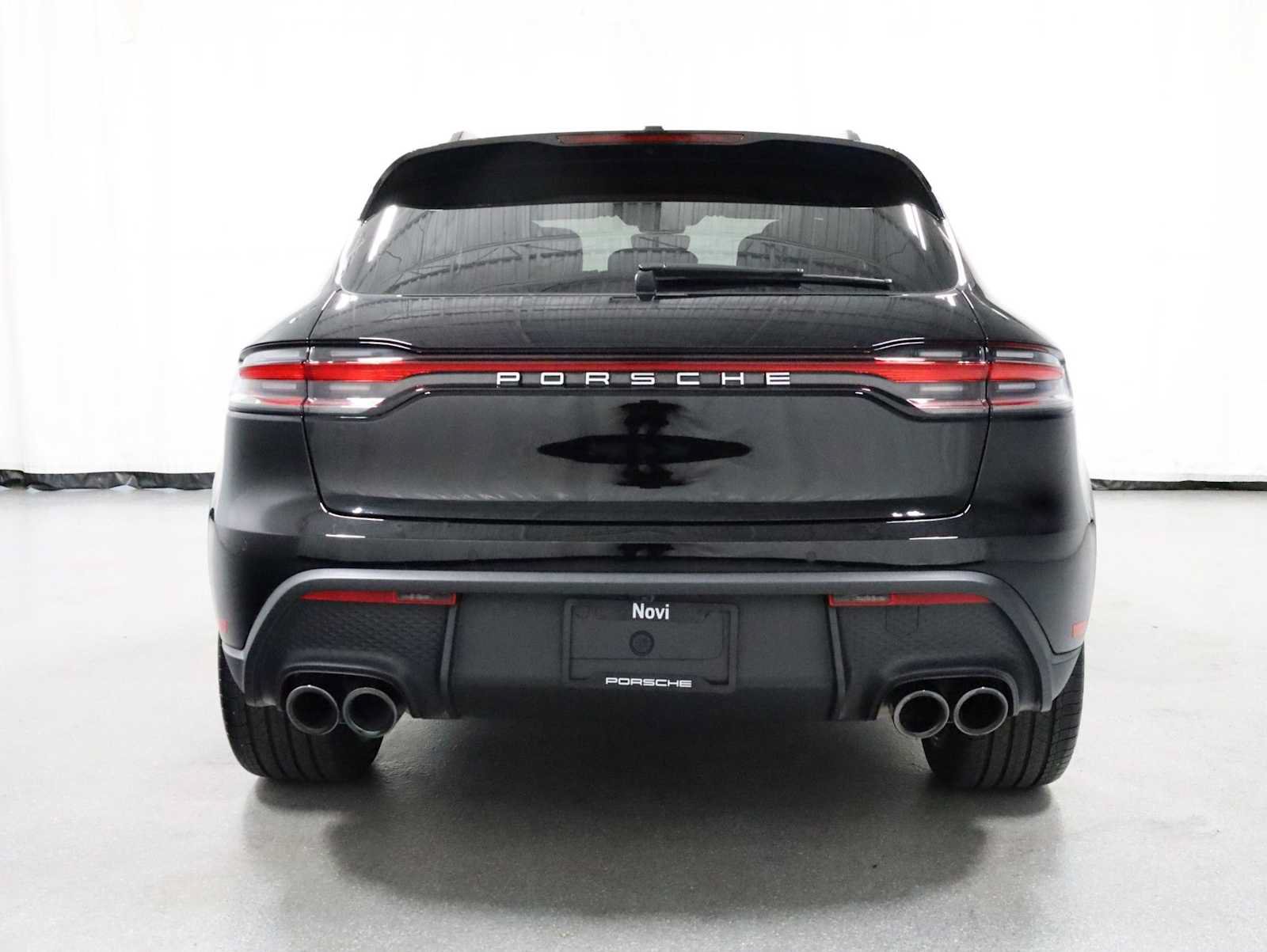 Used 2026 Porsche Macan AWD/4WD image 7
