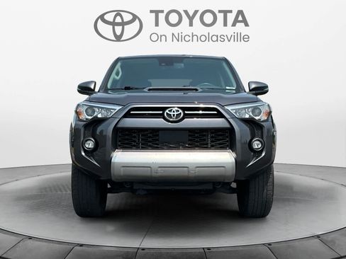 Used 2022 Toyota 4Runner TRD Off-Road Premium w/ Moonroof Package AWD/4WD image 8