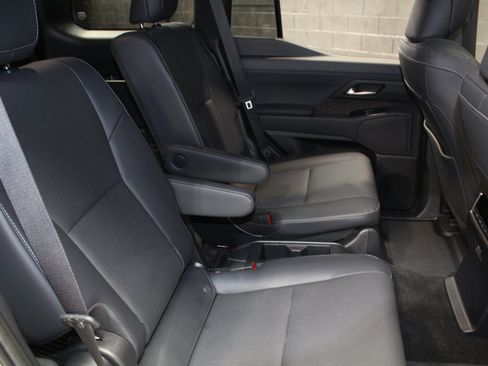 Used 2025 Lexus GX 550 w/ Cold Area Package AWD/4WD image 54