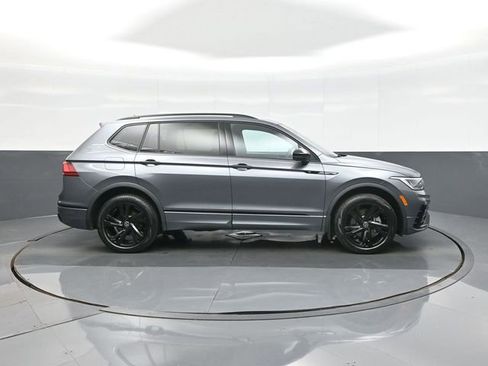 Used 2023 Volkswagen Tiguan SE R-Line FWD image 8