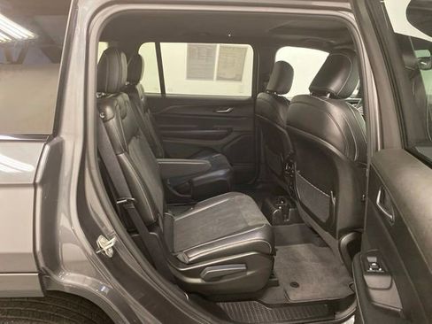 Used 2024 Jeep Grand Cherokee L Altitude AWD/4WD image 31
