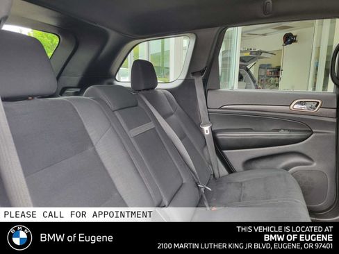 Used 2017 Jeep Grand Cherokee Laredo AWD/4WD image 15
