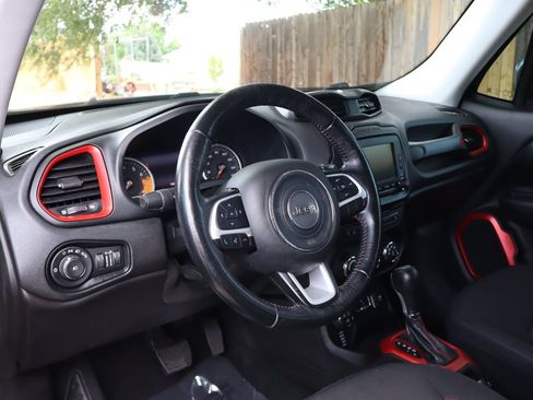 Used 2017 Jeep Renegade Trailhawk AWD/4WD image 15