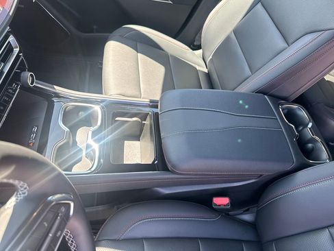 New 2026 Chevrolet Traverse Z71 w/ Enhanced Driving Package AWD/4WD image 26