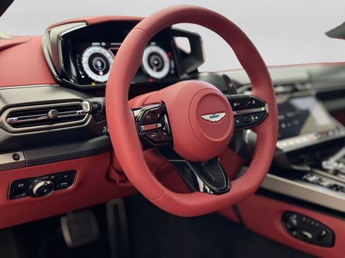 Used 2025 Aston Martin Vanquish RWD image 12