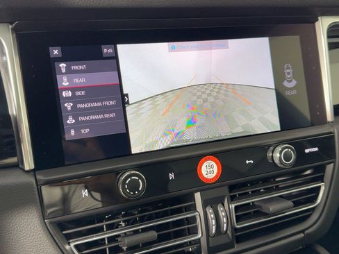 Certified 2026 Porsche Macan AWD/4WD image 23