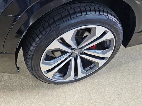 Used 2019 Audi Q8 Premium Plus image 51