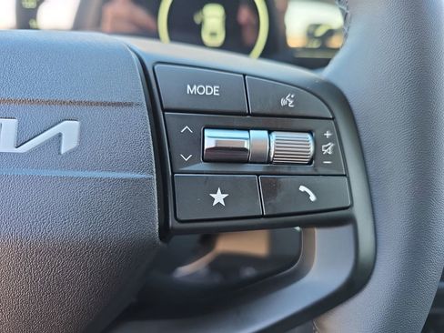 New 2025 Kia K4 EX image 18