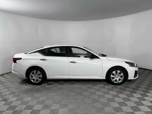 Used 2024 Nissan Altima 2.5 S image 9