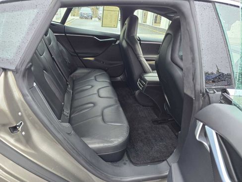 Used 2015 Tesla Model S 70D image 12