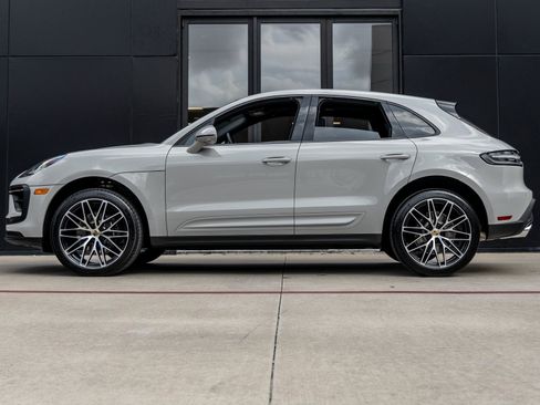 New 2026 Porsche Macan image 2