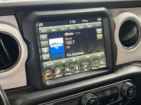Used 2021 Jeep Wrangler Unlimited Sahara AWD/4WD image 15
