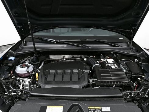 Certified 2025 Audi Q3 2.0T Premium image 33