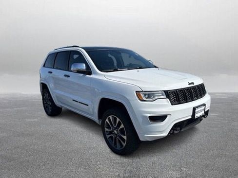 Used 2017 Jeep Grand Cherokee Overland AWD/4WD image 5