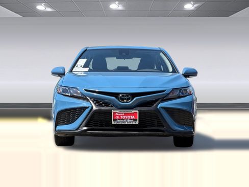 Used 2024 Toyota Camry SE FWD image 5