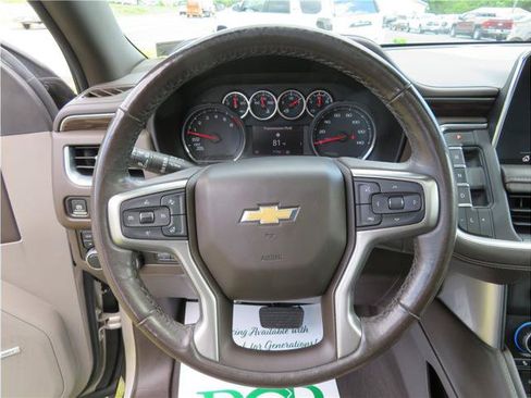 Used 2021 Chevrolet Suburban LT w/ LT Signature Package AWD/4WD image 12