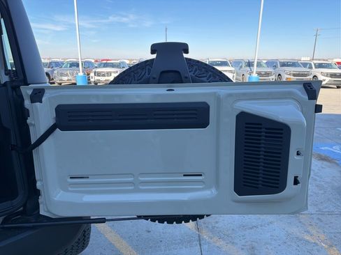 New 2025 Ford Bronco 2-Door w/ Sasquatch Package image 20