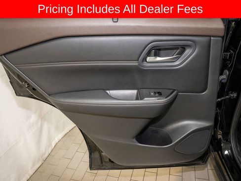 Certified 2023 Nissan Rogue SV w/ SV Premium B Package FWD image 11