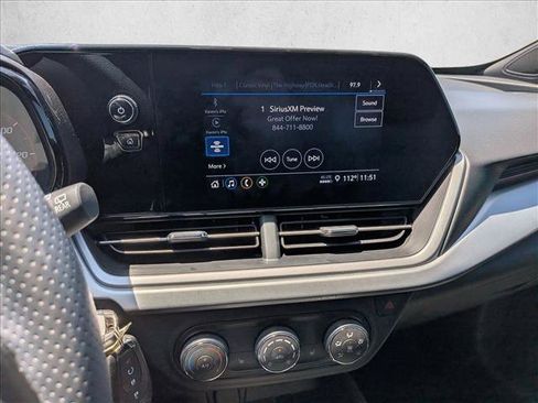 Used 2025 Chevrolet Trax RS w/ Sunroof Package FWD image 13