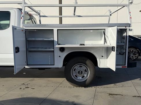 New 2023 Ford F250 XL w/ XL Chrome Package image 10