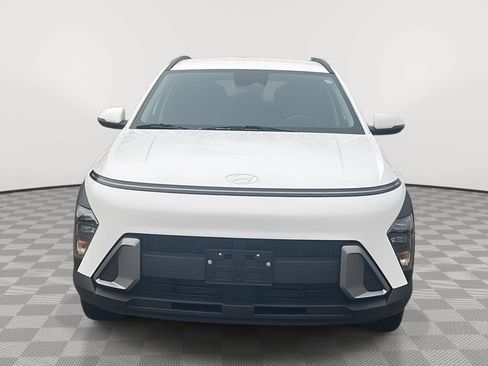 Certified 2025 Hyundai Kona SEL AWD/4WD image 2