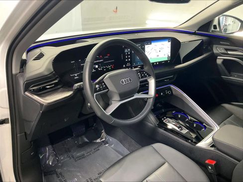 Certified 2025 Audi Q5 Premium w/ Premium Plus AWD/4WD image 15