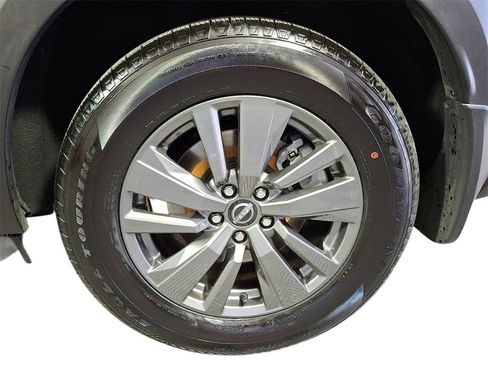 Used 2022 Nissan Pathfinder SV w/ SV Premium Package image 7