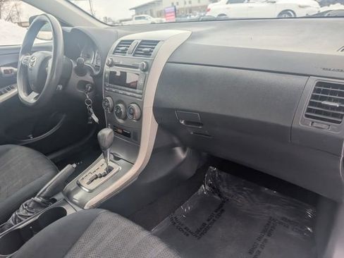 Used 2011 Toyota Corolla S image 22