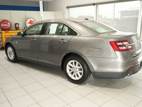Used 2014 Ford Taurus SE FWD image 5