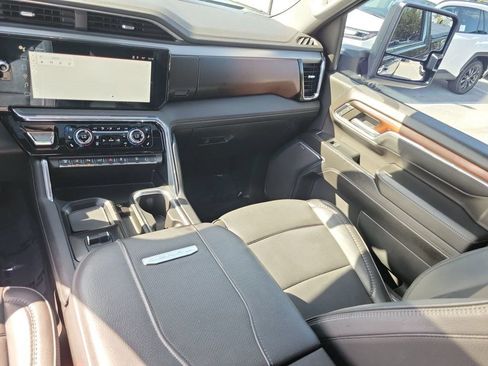 Used 2024 GMC Sierra 2500 Denali w/ Denali Reserve Package AWD/4WD image 29