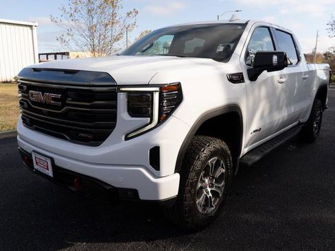 Used 2024 GMC Sierra 1500 AT4 w/ Technology Package image 7