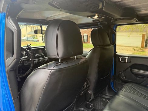 Used 2020 Jeep Gladiator Sport w/ Trailer Tow Package image 17