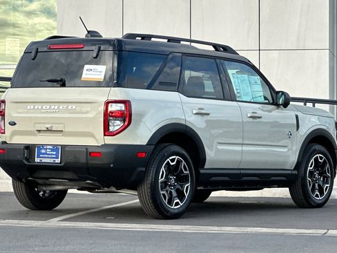 Certified 2025 Ford Bronco Sport Outer Banks w/ Outer Banks Tech Package+ image 3