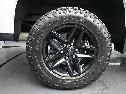 Used 2021 Chevrolet Silverado 1500 LT Trail Boss image 10