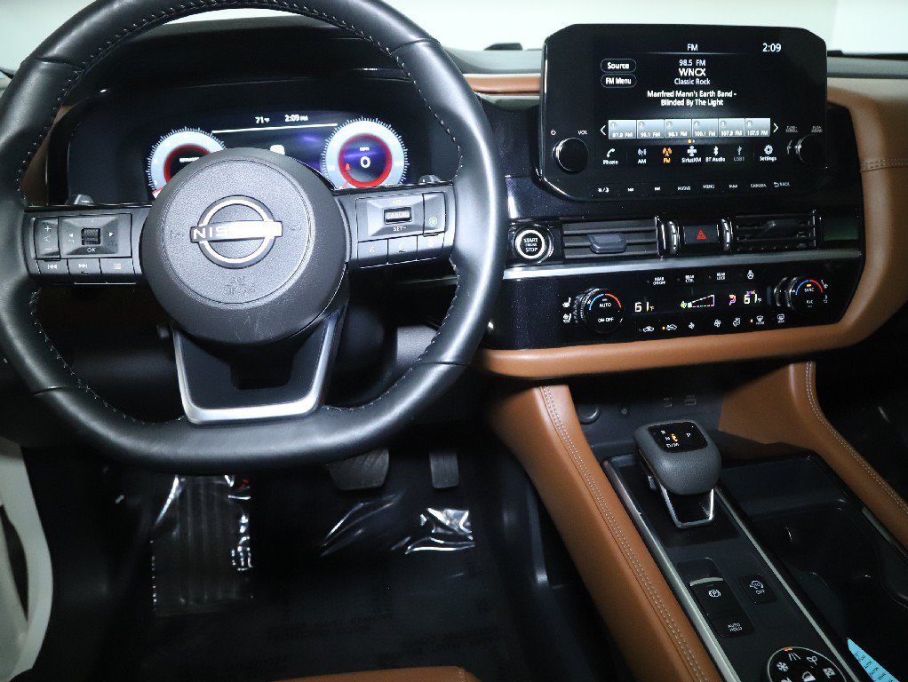 Certified 2024 Nissan Pathfinder Platinum w/ Cargo Package AWD/4WD image 33