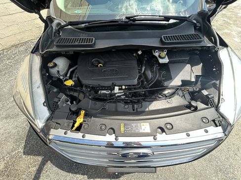 Used 2017 Ford Escape SE w/ Equipment Group 201A FWD image 14