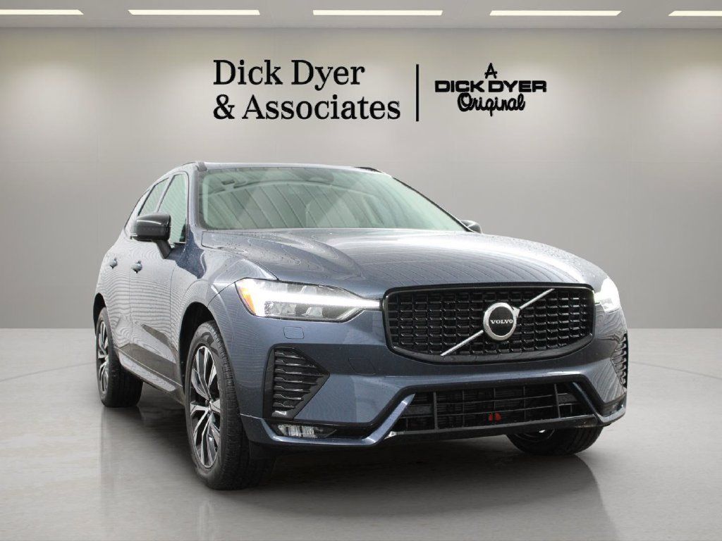 Used 2024 Volvo XC60 B5 Core w/ Protection Package Premier AWD/4WD image 3