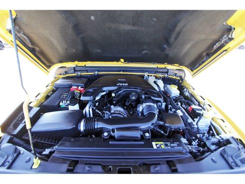 Used 2019 Jeep Wrangler Unlimited Rubicon w/ LED Lighting Group image 27