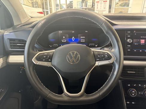 Used 2024 Volkswagen Taos SE FWD image 14