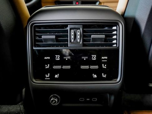 New 2026 Porsche Cayenne image 27