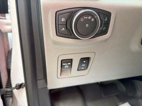 Used 2017 Ford F150 XLT w/ Equipment Group 302A Luxury AWD/4WD image 15