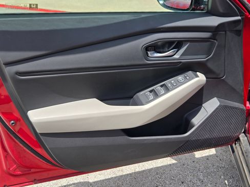Certified 2025 Honda Accord SE image 10