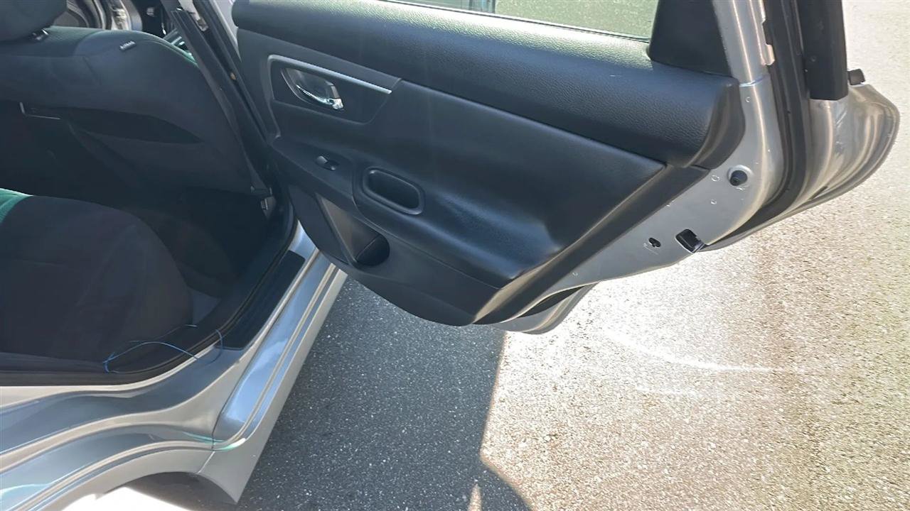 Used 2015 Nissan Altima 2.5 SV w/ Convenience Package FWD image 26