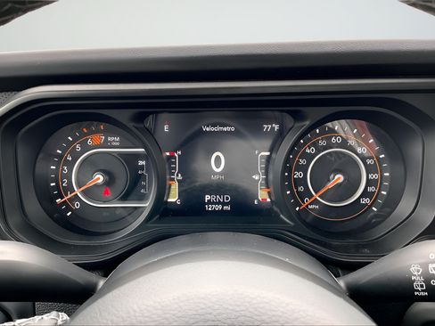 Used 2026 Jeep Wrangler Unlimited Rubicon AWD/4WD image 12
