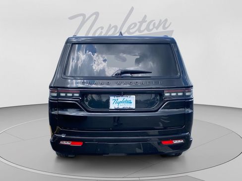 Used 2024 Jeep Grand Wagoneer L Series II w/ Quick Order Packagew 28T AWD/4WD image 7