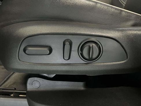 Used 2021 Chevrolet Traverse High Country image 19