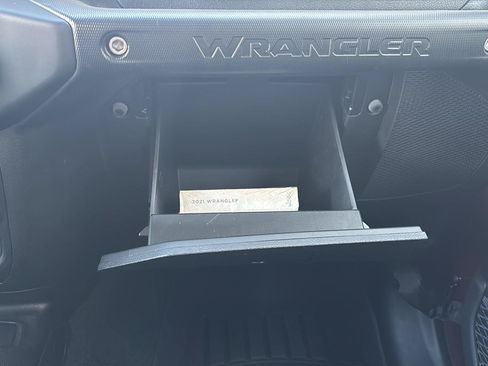 Used 2021 Jeep Wrangler Unlimited Sport AWD/4WD image 39