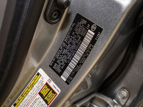 Certified 2020 Toyota Camry SE image 19