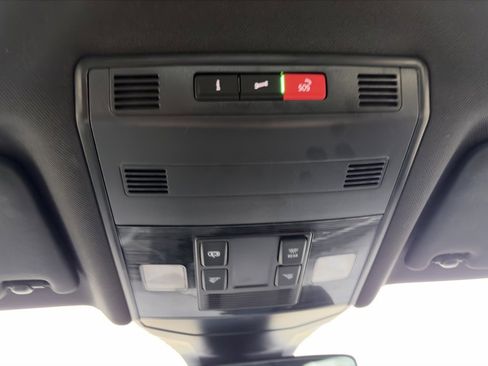 Used 2025 Volkswagen Jetta Sport image 24